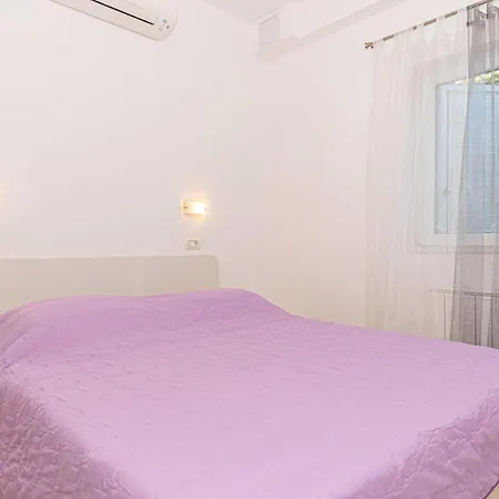 Apartman Augusta Senoe V *