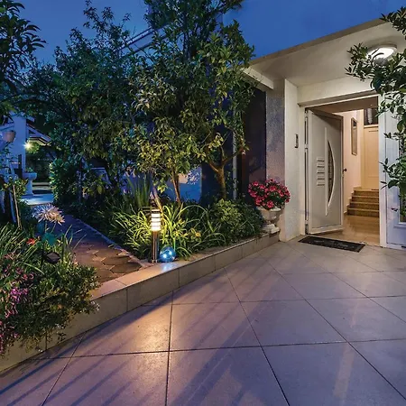 Augusta Senoe V Apartman